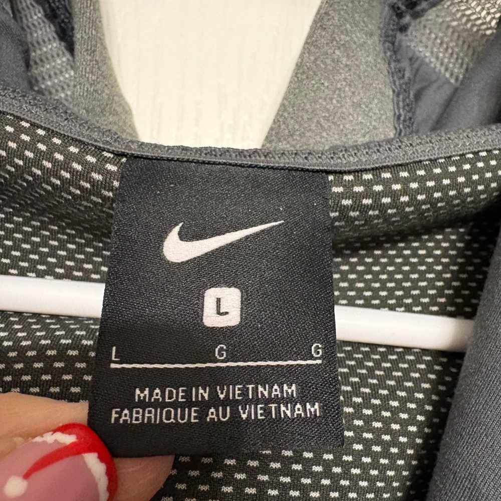 Nike Gray Hooded Short Sleeve - Picture 5 of 10